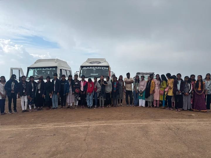 Corporate group of 22 with two tempo travellers at a Chikmagalur viewpoint